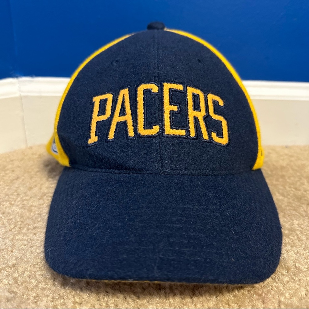 Nike Indiana Pacers Wool Fitted Hat Size Medium Fits 7 1/8 - 7 3/8 Navy Yellow